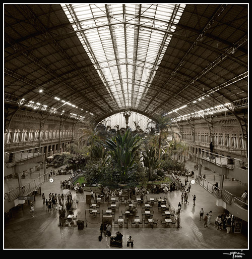 Interior de la Estación de Atocha - jgarcía © 2006 -