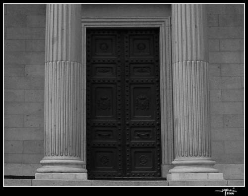 Puerta del Congreso de los Diputados - jgarcía © 2006 -