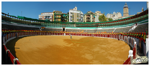 Plaza de Toros de Úbeda (Jaén) - jgarcía © 2005 -