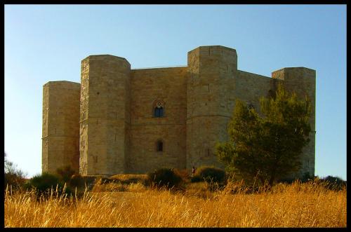 Castel del Monte, Puglia Italy con efecto Keystoning corregido