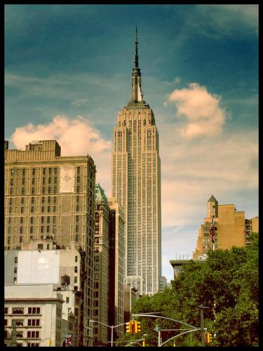 Empire State Building tras aplicarle el Efecto Luz Crepuscular