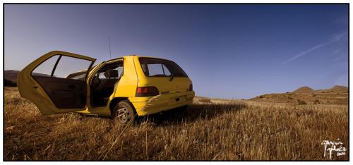 Coche Amarillo Accidentado · garcía-gálvez © 2008 ·