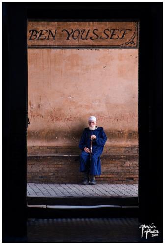 Frente a la Medersa Ben Youssef · garcía-gálvez © 2008 ·