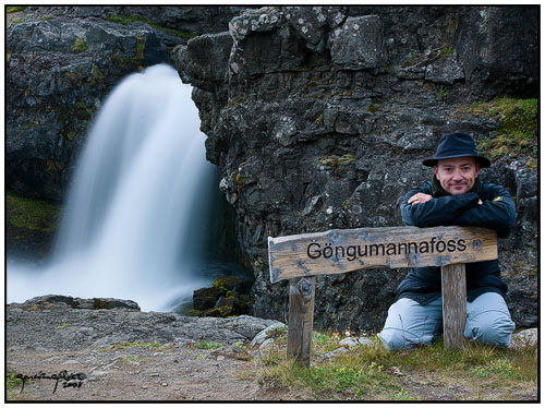 Autorretrato en Göngumannafoss · garcía-gálvez © 2008 ·