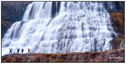 Josep María,  Jordi, Gregorio y Socorro frente a Haestahjallafoss · garcía-gálvez © 2008 ·